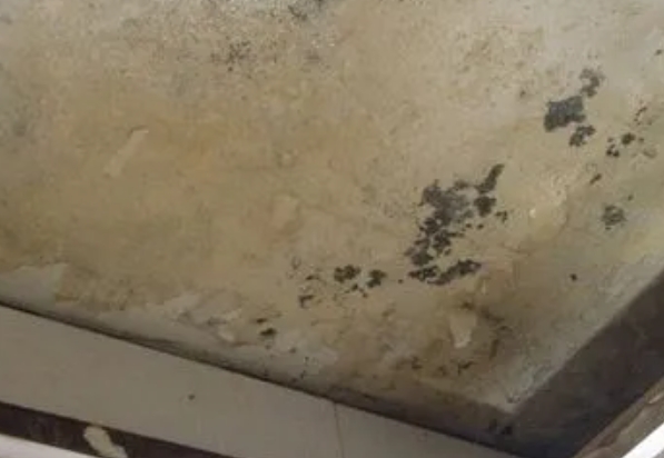 闵行阳台漏水维修公司分享下闵行卫生间渗水维修需要注意哪些问题。